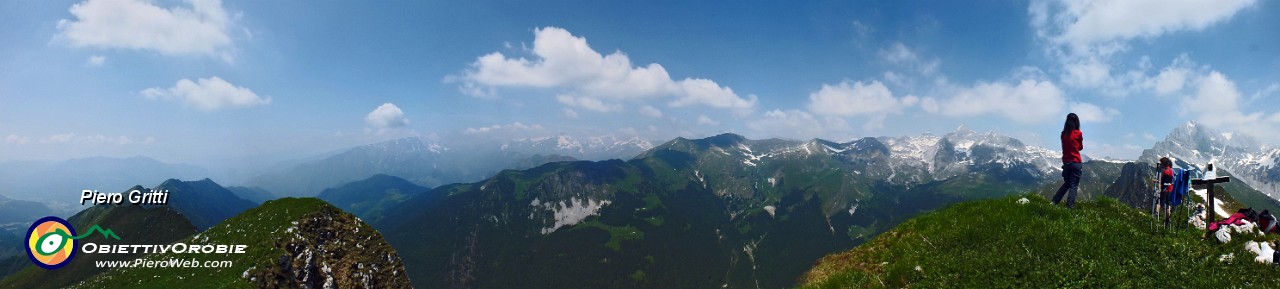 59 Panoramica verso i monti della Valzurio.jpg